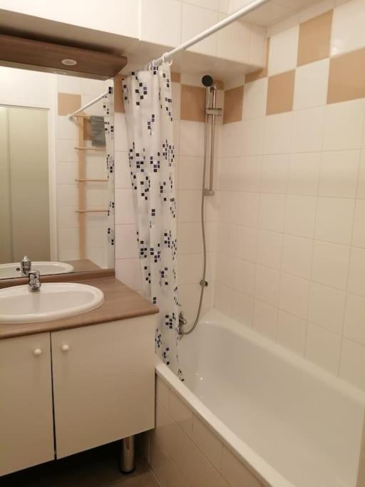 Appartement Fadil à Valenciennes Extérieur photo